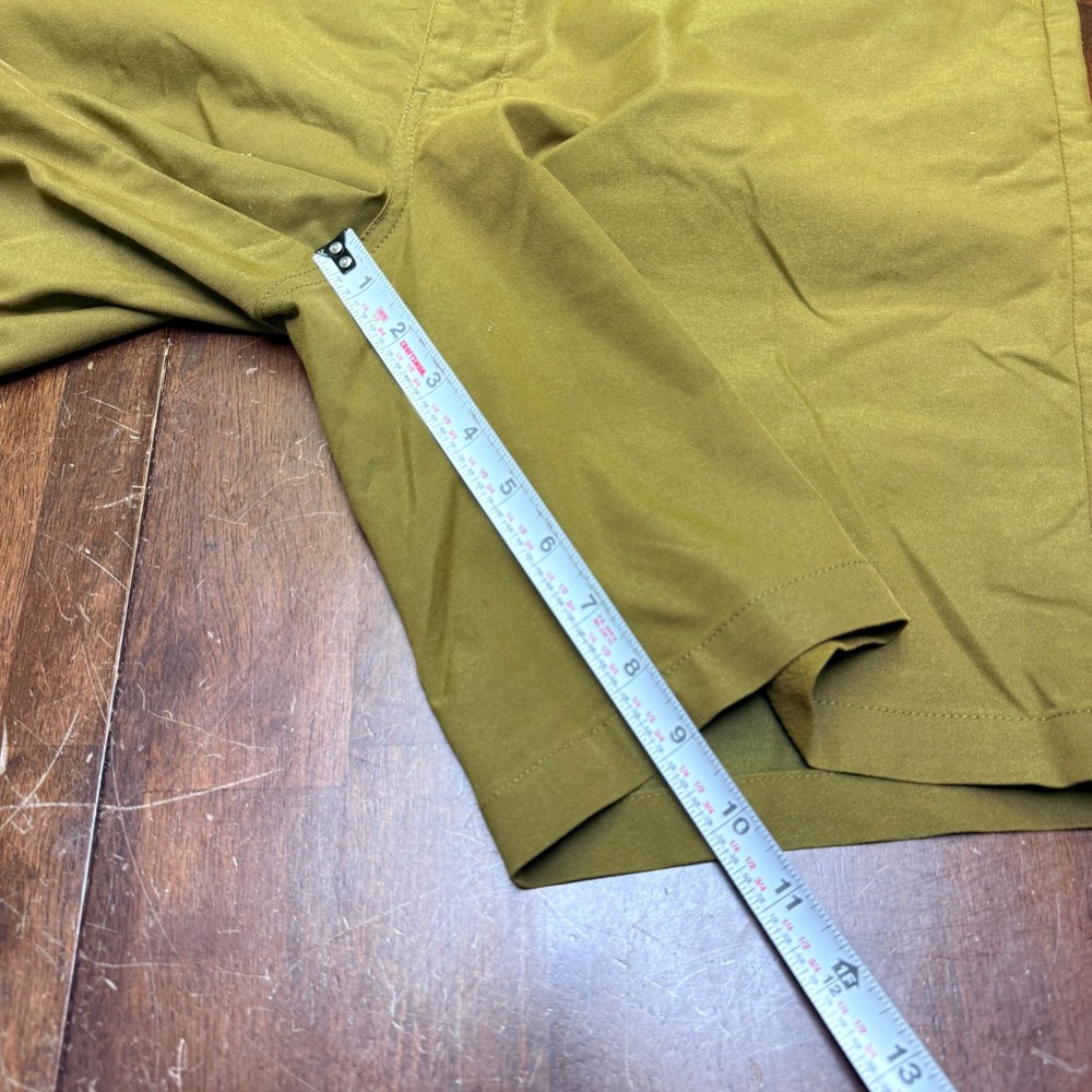 Mountain Hardwear Tech AP Cargo Shorts Men's 36 Brown Hiking Outdoor Lightweight - Picture 9 of 9